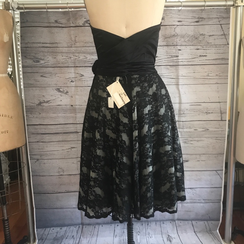 Sweetheart strapless black satin / lace dress - Picture 3 of 4